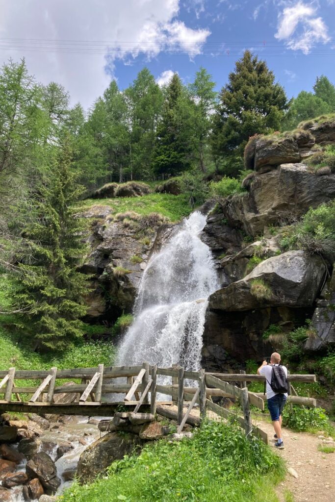 Wellness- und Aktivurlaub im Trentino: Cascada Covel - Wasserfall im Trentino