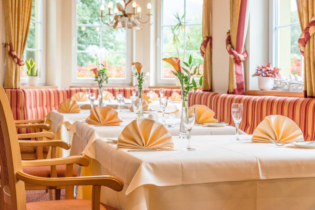 Restaurant im Landhotel Doerr ausgestattet im Landhausstil