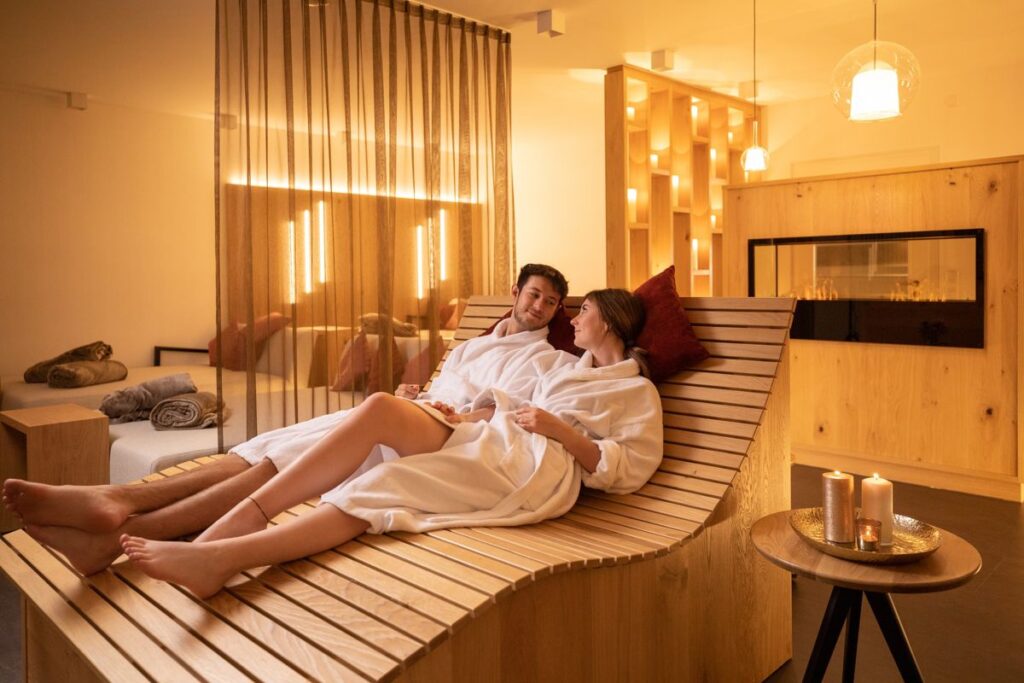 Paar im Wellnessbereich, Hotel Schloss Döttingen